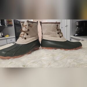 Serra Green and Tan Ankle Boots